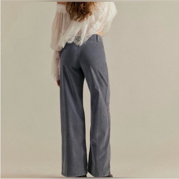 NWT We The Free People Libre Wide Leg Cord Jeans Light Gray Mockingbird
Size 29 - Picture 3 of 3